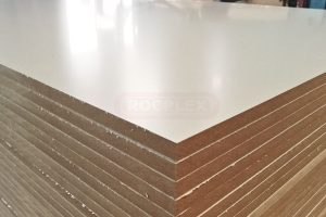 White Melamine MDF combines high-quality MDF substrate with a smooth melamine surface. Perfect for internal cabinetry, shelving, and painted doors, it provides a hard-wearing, attractive finish.