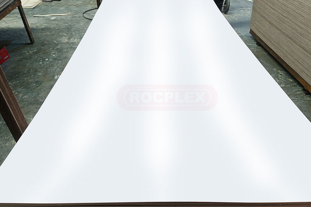 ROCPLEX Polyester Plywood is a high-quality plywood product finished with a premium white polyester coating. This coating offers increased durability, resistance to scratches, heat, and water, making it ideal for various indoor applications.